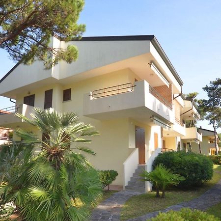 Appartamenti Dei Fiori Lignano Sabbiadoro Exterior foto